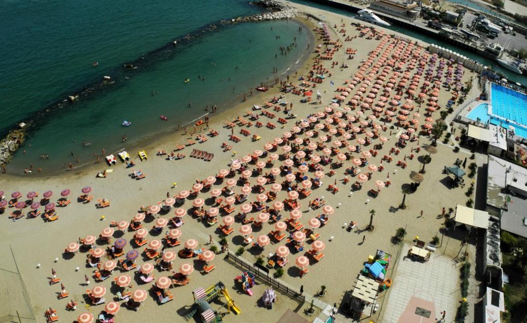 Portoverde Beach Apartments Мисано Адриатико Екстериор снимка